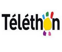 Domme, Bienvenue à Domme, bienvenue en plein coeur du Périgord Noir : C'est vers 1281 que le roi Philippe III - dit le hardi - décide de créer la  bastide de Domme sur la barre, cette falaise qui domine la rivière Dordogne de plus de 15Om. Le charme de Domme est indéniable, il y règne une atmosphère particulière, calme et sereine qui apaise l'âme autant que l'exceptionnel panorama sur la vallée de la Dordogne qui dévoile aussi bien le château de Montfort, le village de la Roque Gageac et le château de Beynac. Mais le hasard a offert bien d'autres trésors à Domme